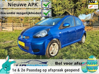 Toyota Aygo 1.0-12V Comfort Navigator 5DRS (zeldzame uitvoering) Navigatie | Airco | velgen | Nieuwe APK | NAP