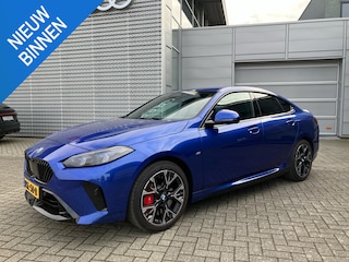 BMW 223 XDRIVE I M SPORTPAKKET I PREMIUM PACK I UNIEKE KM-STAND