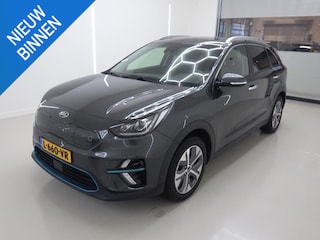 Kia Niro EV DYNAMICPLUSLINE 64 KWH I 3-FASE I SCHUIF/KANTELDAK I 100% SOH