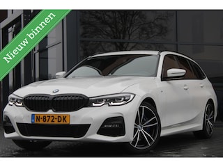 BMW 3-serie Touring 318i M-Sport Automaat | Camera | Trekhaak