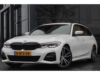 BMW 3-serie Touring 318i M-Sport Automaat | Camera | Trekhaak