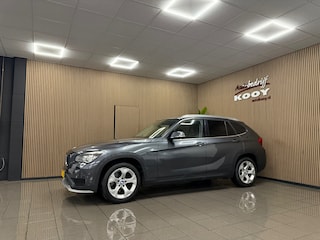 BMW X1 SDrive20i Limited Series * Automaat / Navigatie / Trekhaak / NL Auto *