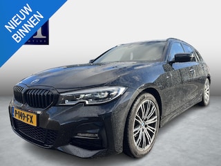 BMW 3-serie Touring 318i High Executive Edition M Sport | Afneembare trekhaak | Stoelverwarming | Origineel Nederlands geleverd (NAP) | Rijklaar geleverd incl. 12 maanden BOVAG-garantie