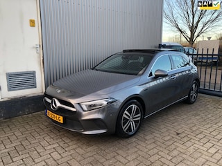 Mercedes-Benz A-klasse 250 e Business /ELEKTR.SCHUIF PANORAMADAK /CAMERA/ LEDER / NAVI