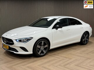 Mercedes-Benz CLA 180 Business Solution Luxury AUT SFEERVERLICHTING NAVIGATIE STOELVERWARMING CAMERA CRUISE KEYLESS