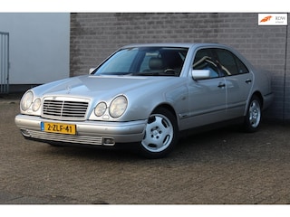 Mercedes-Benz E-klasse 240 Avantgarde V6, Zeer nette staat!