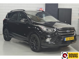 Ford Kuga 1.5 EcoBoost ST Line AWD // CLIMA // NAVI // CARPLAY // STUUR&STOELVERWARMING // TREKHAAK // 4x4 //