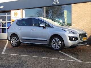 Peugeot 3008 1.2 130PK Style TREKHAAK | Navigatie | Cruise & Climate control | Achteruitrijcamera | Panoramadak | Parkeersensoren | Bluetooth | LMV17inch
