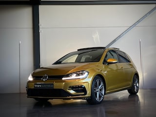 Volkswagen Golf 1.4 TSI ACT Highline, Panoramadak, Trekhaak, Leer, Clima, Digital Dashbaord