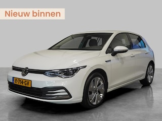 Volkswagen Golf 1.5 eTSI Style | Winter pakket | IQ LED  | Apple Carplay | Massage | Comfortstoelen