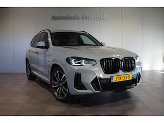 BMW X3 xDrive30e M-Sport/// | Spec M-Sportstoelen | Trekhaak | LED | PDC 360 | Head-Up Display | Panoramadak |