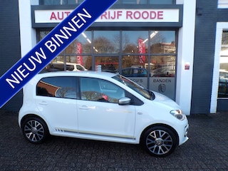 Volkswagen Up 1.0 5-drs Street LEDER,LMV,NAVIGATIE,CRUISE CTR!