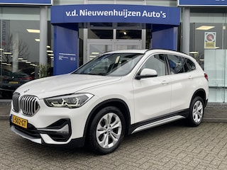 BMW X1 sDrive18i High Executive Edition | Leder | Elk achterklep | Panoramadak | Sfeerverlichting |   0492588956