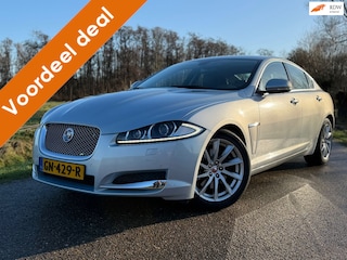 Jaguar XF 2.2D Automaat / 1e Eigenaar / Unieke staat! / Leder / Camera / Navi / Key-Less / Clima / Xenon / 18" Velgen / PDC /