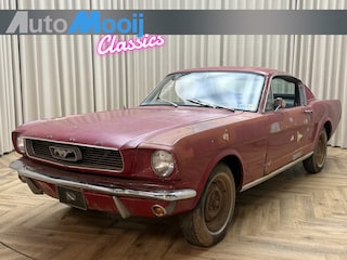 Ford Mustang USA Fastback / 1966 / 3-Speed Manual / 3,3 Liter 200 Cu 6-cilinder / / Project