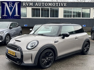Mini Mini 2.0 Yours 178pk Facelift! | Stuur- & stoelverwarming | Camera | Panoramadak | Adaptive Cruise Control | Harman & Kardon | Dealer onderhouden