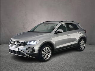 Volkswagen T-Roc Life Edition 1.5 TSI 150pk DSG Automaat Adaptive cruise control, Achteruitrijcamera, LED koplampen, App connect, Airco, DAB, Radio, Bluetooth, Keyless entry