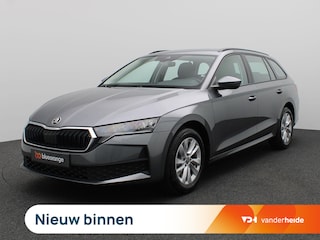Skoda Octavia Combi 1.5 TSI Edition 115PK Trekhaak, Parkeersensoren Achter, Stoelverwarming, Navi via Apple Carplay/Android Auto, Virtual Cockpit, 16" LM Velgen
