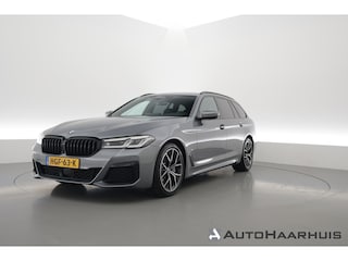 BMW 5-serie Touring 530d xDrive M Sport | Dig. Cockpit | Shadow Line | Elek. Trek. | HarmanKardon | Leder | Adapt. Cruise | Nav+CarPlay | 360*+PDC | Elek. Klep | Stoelverw. | Sfeerverlichting | LED  V