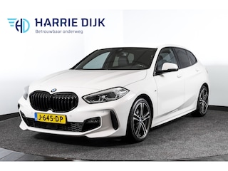 BMW 118i 140 PK High Executive M Sport | Dig. Cockpit | Cruise | PDC | ECC | NAV + App. Connect | ECC | DAB | LM 18" |
