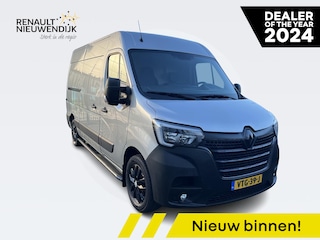 Renault Master T35 2.3 dCi 150 L2H2 Energy Work Edition / AIRCO / SIDEBARS / PARKEERSESNOREN / NAVIGATIE / TREKHAAK / BETIMMERING