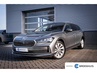 Skoda Superb Combi 1.5 TSI iV First Edition | Lichtmetalen velgen 17" | Trekhaak uitklapbaar | Volledig digitaal instrumentenpaneel