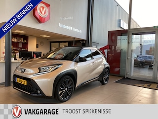 Toyota Aygo 1.0 VVT-i MT Envy,Elektrisch-Vouwdak,Navigtie,Achteruitrijcamera,Spraakbediening,Cruisecontrol Adaptief,Climatecontrol,Telefoonlader,Keyless Stoelverwarming,Two Tone Lak,18 Inch Lmv
