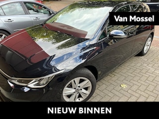 Volkswagen Golf 1.5 TSI Life 130 PK| Navigatie |Stoelverwarming | Parkeersensoren | 16 Inch Velgen | Digitale Cockpit | Sfeerverlichting