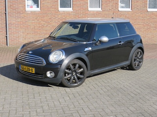 Mini Cooper 1.6 Pepper * Automatische Airco * 17 inch Lichtmetalen velgen * Dakspoiler *