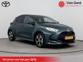 Toyota Yaris 1.5 Hybrid 115 Dynamic | Dodehoek | Parkeersensoren voor/achter | Stoelverwarming | Stuurverwarming | Apple Carplay / Android Auto | Navigatie | LED