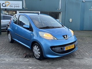 Peugeot 107 1.0-12V XS RADIO-CD/EL.RAMEN/LAGE KILOMETERSTAND rijklaarprijs!