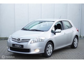 Toyota Auris 1.6 Aspiration|5-Deurs|6 Versnellingen