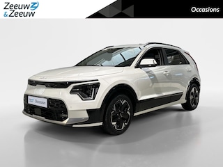 Kia Niro EV DynamicPlusLine 64.8 kWh | Trekhaak  | Elektrisch Schuif/Kanteldak |  Apple Carplay/Android Auto | Navigatiesysteem | Licht + Regensensor | Stoel + Stuurverwarming | Parkeersensoren Voor + Achter | Parkeercamera | Cruise Control Adaptief | Rijstrooksensor + Correctie