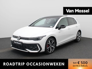 Volkswagen Golf 1.5 eHybrid GTE 272 PK | DEMO | Automaat | Plug-In | Panoramaschuif-Kanteldak | Digitale Cockpit Pro | Stoelverwarming | Stuurwielverwarming | Navigatie | LED Matrix Koplampen | Keyless Access | 18 Inch Velgen | Sfeerverlichting