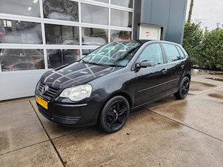 Volkswagen Polo 1.4-16V Optive 5-deurs airco