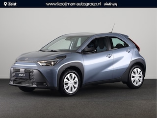 Toyota Aygo Hybrid 115 play € 500,- inruilpremie! Snel leverbaar !