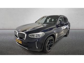 BMW iX3 High Executive 80 kWh VERWACHT (PANORAMADAK, SoH 97.7, SFEERVERLICHTING, STOELVERWARMING, ACHTERUITRIJCAMERA, NAVIGATIE)