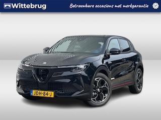 Alfa Romeo Junior Elettrica Speciale 54 kWh | Techno Pakket | Keyless | Apple carplay | Schuif/kanteldak |