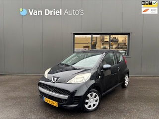 Peugeot 107 1.0-12V XR / Airco / Radio!