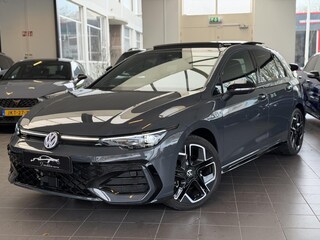 Volkswagen Golf 1.5 eTSI R-Line Pano / 360 / Head-up / H&K /