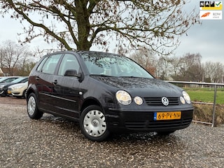 Volkswagen Polo 1.4-16V Athene | 5 deurs + Airco + Cruise nu €2.975,-!!
