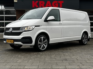 Volkswagen Transporter 2.0 TDI L2H1 150 PK AUTOMAAT! Trekhaak, 3-zits, voorruitverwarming, APPLE carplay, parkeersensoren