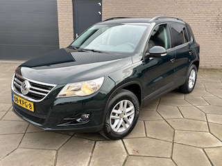Volkswagen Tiguan 1.4 TSI Comfort&Design| Als nieuw Ogende Tiguan met trekhaak en nieuwe ALL-Season banden .