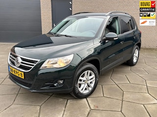Volkswagen Tiguan 1.4 TSI Comfort&Design| Als nieuw Ogende Tiguan met trekhaak en nieuwe ALL-Season banden .