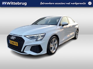 Audi A3 Limousine 30 TFSI S edition / Parkeerassistent / Navi / virtual cockpit