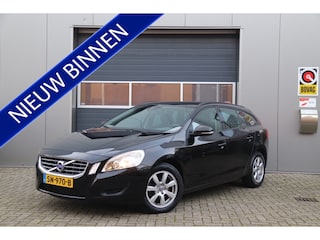 Volvo V60 1.6 T4 Kinetic, Trekhaak, Navi, Cruise