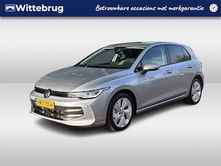 Volkswagen Golf 1.5 eHybrid Life Edition / Achteruitrijcamera / Comfort Pakket / Stoelverwarming / Sfeerverlichting / Park Assist
