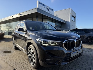 BMW X1 sDrive20i Sport Line Aut Camera | Stoelverw. | HUD |