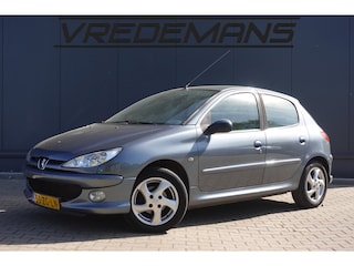 Peugeot 206 1.4 Forever (Nieuwe distributieset!)