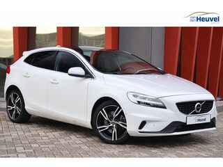 Volvo V40 T3 Polar+ Sport | Stoelverwarming | Parkeercamera | Panoramadak | Keyless